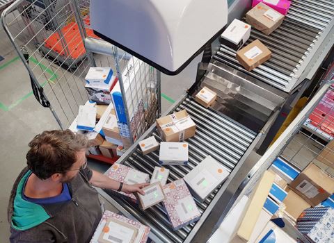 Тележка с клеткой для посылок